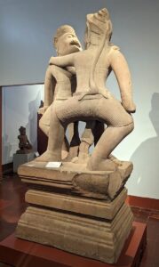 the fighting statue between VALIN and SUGRIVA from Ramayana of Chen Temple © Beyondangkor.org