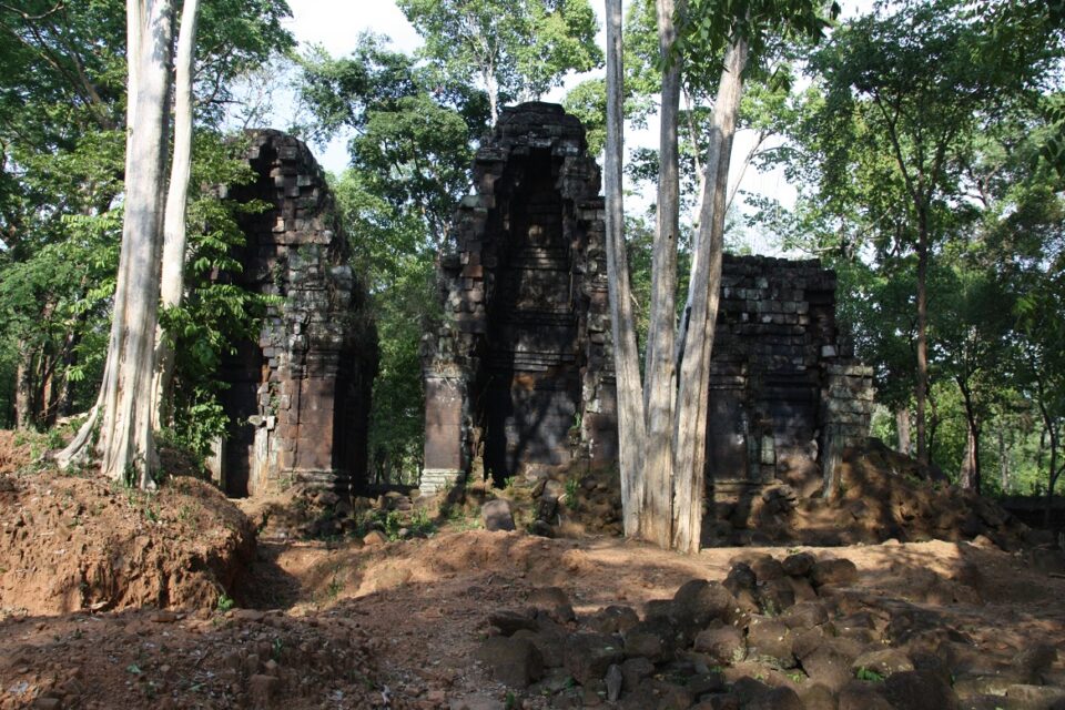 Three Lateriate Ruin Towers at Prasat Chrap © Beyondangkor