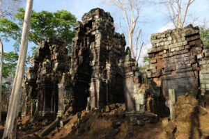 Three Laterite Ruin Towers at Prasat Chrap © Beyondangkor